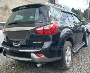 Isuzu MU-X 2017 Black