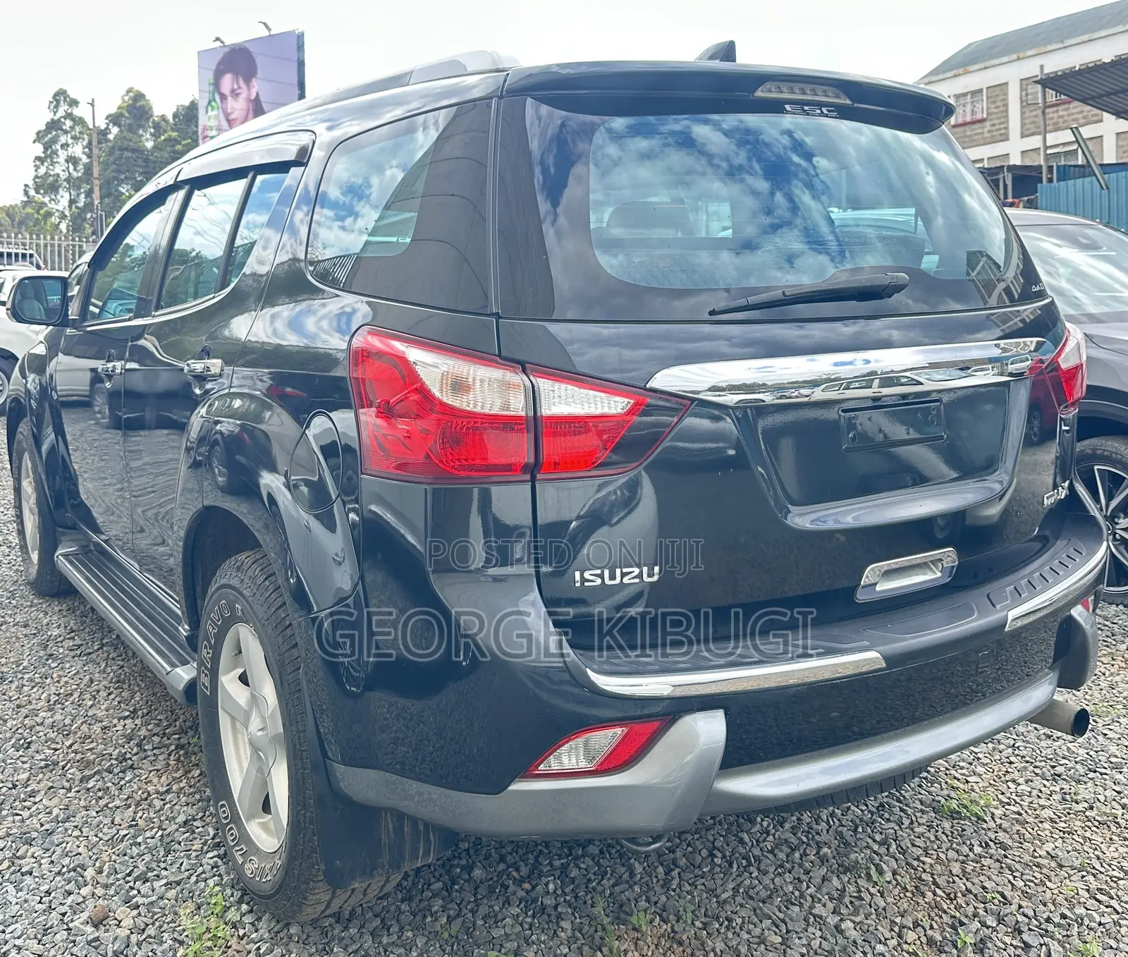 Isuzu MU-X 2017 Black