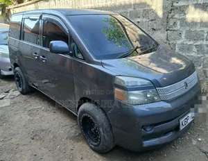 Toyota Voxy 2005 Gray