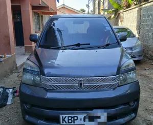 Toyota Voxy 2005 Gray