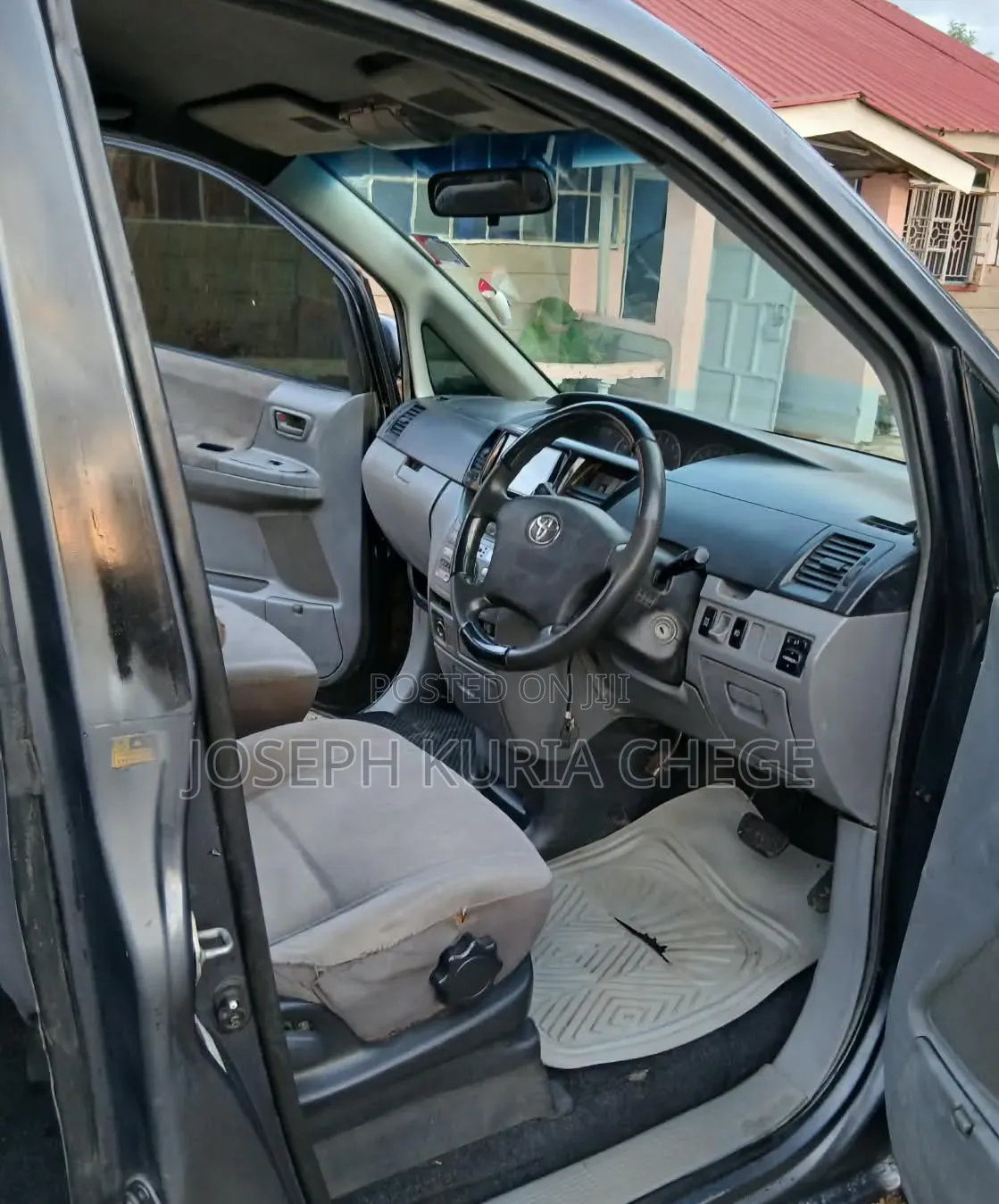 Toyota Voxy 2005 Gray