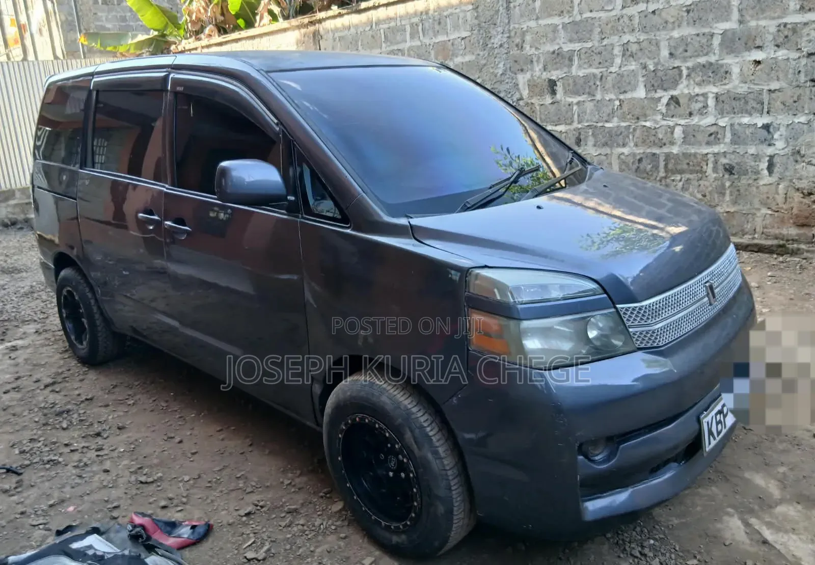 Toyota Voxy 2005 Gray