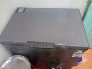 Hisense Dual Function Freezer and Refrigeration. Model FC-26DD45A
