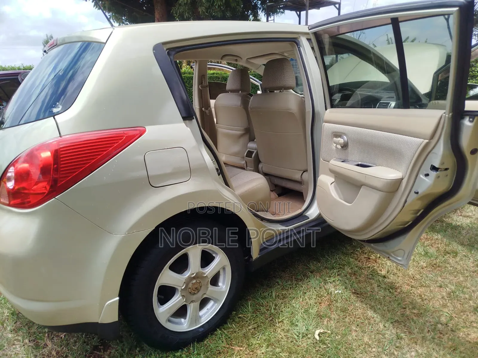 Nissan Tiida 2008 Gray