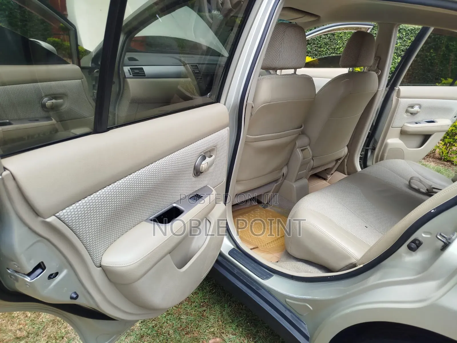 Nissan Tiida 2008 Gray