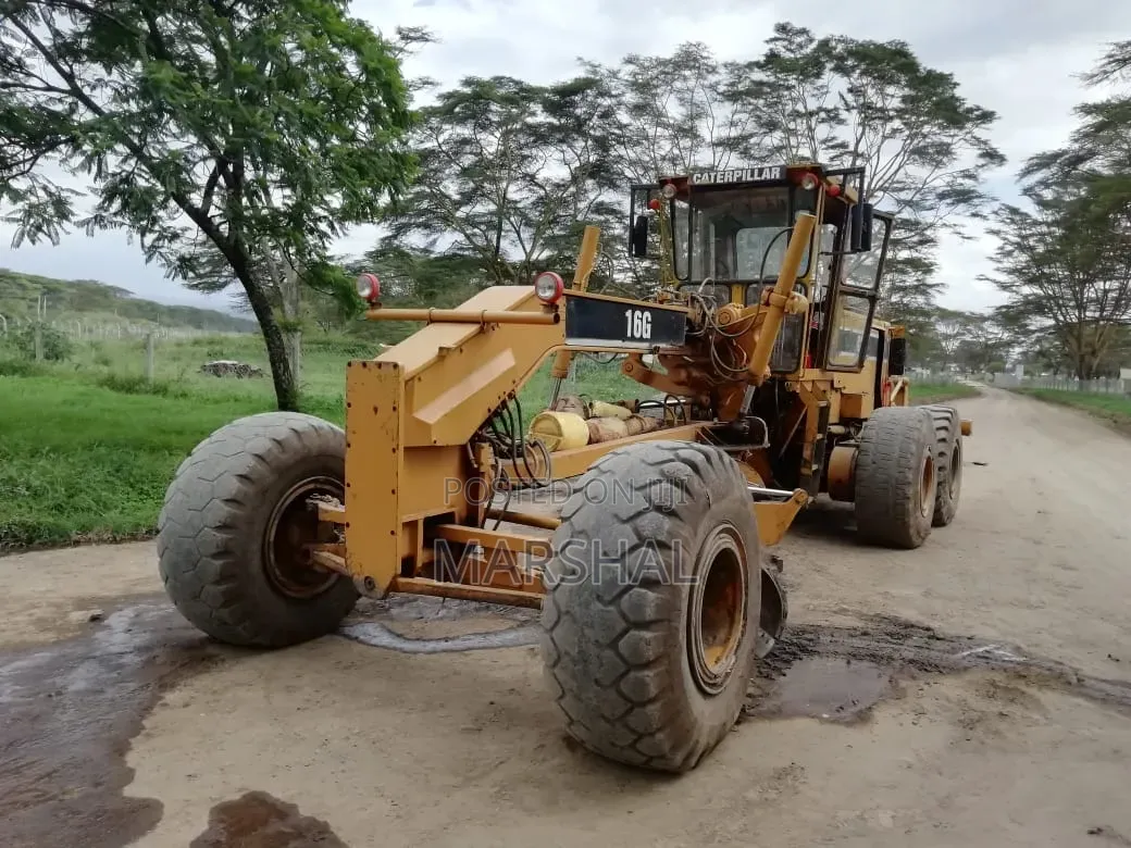 Caterpillar 16G Grader