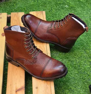 Classic Men's Textured Genuine Leather Lace-Up Ankle Boots