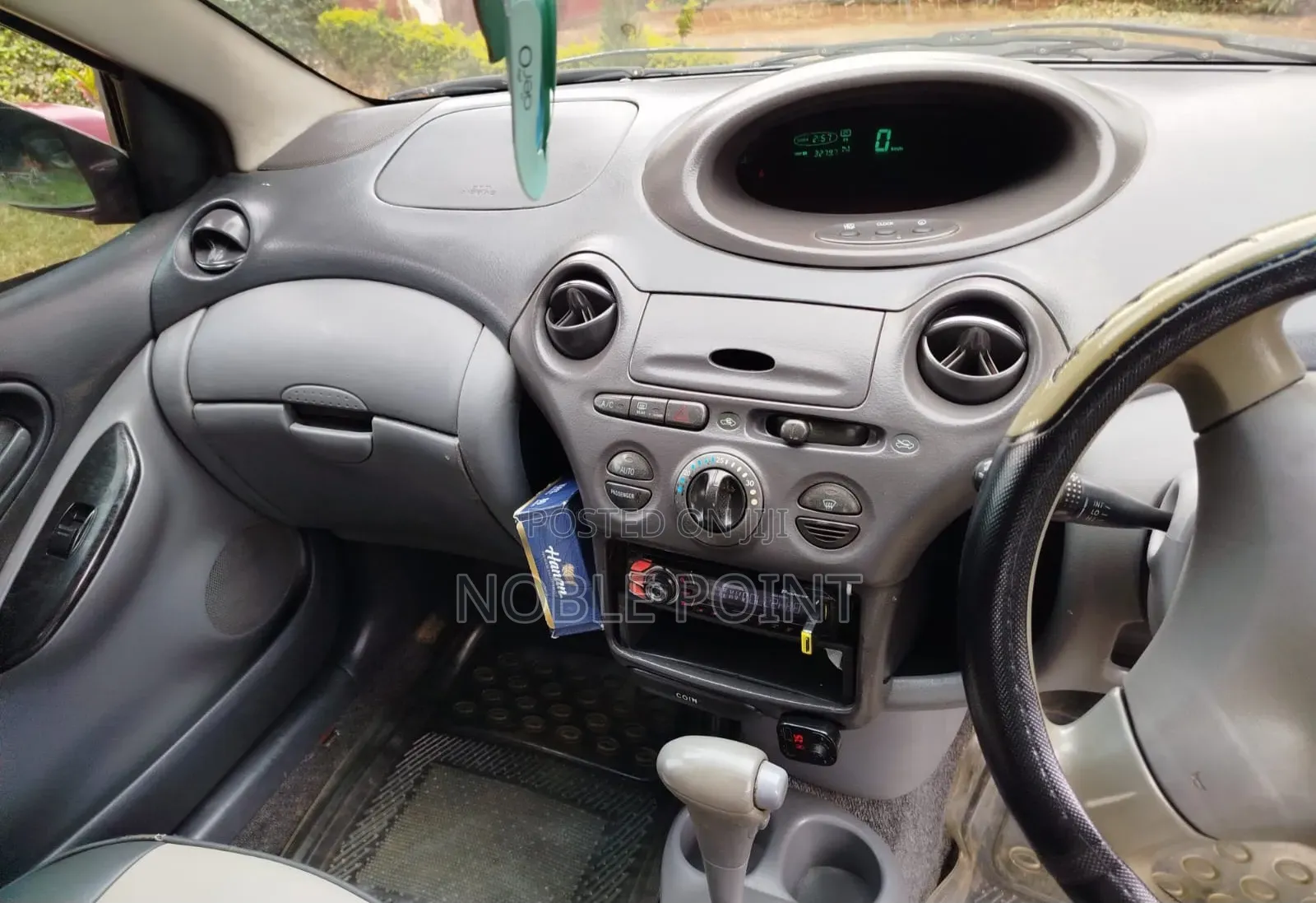 Toyota Vitz 2003 Maroon