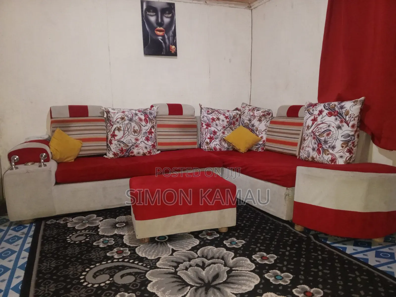 Comfortable L-Shaped Fabric Sofa Set With Pillows