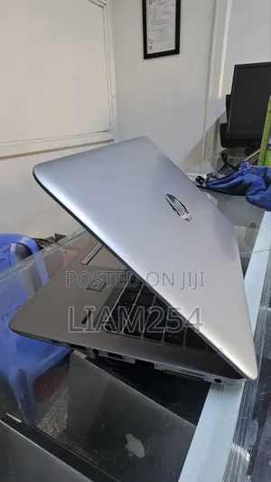 Laptop HP EliteBook 820 G4 8GB Intel Core i5 HDD 500GB