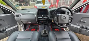 Nissan NP300 2013 White