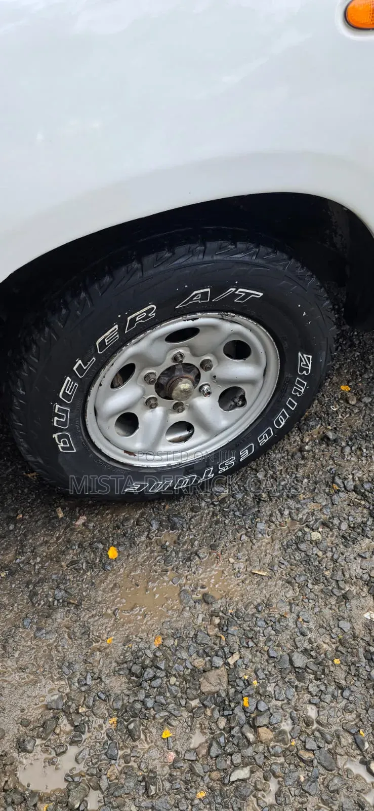 Nissan NP300 2013 White