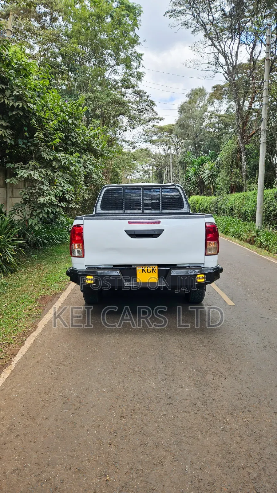 Toyota Hilux Revo Double Cab Deisel 2.4 AWD 2016 White