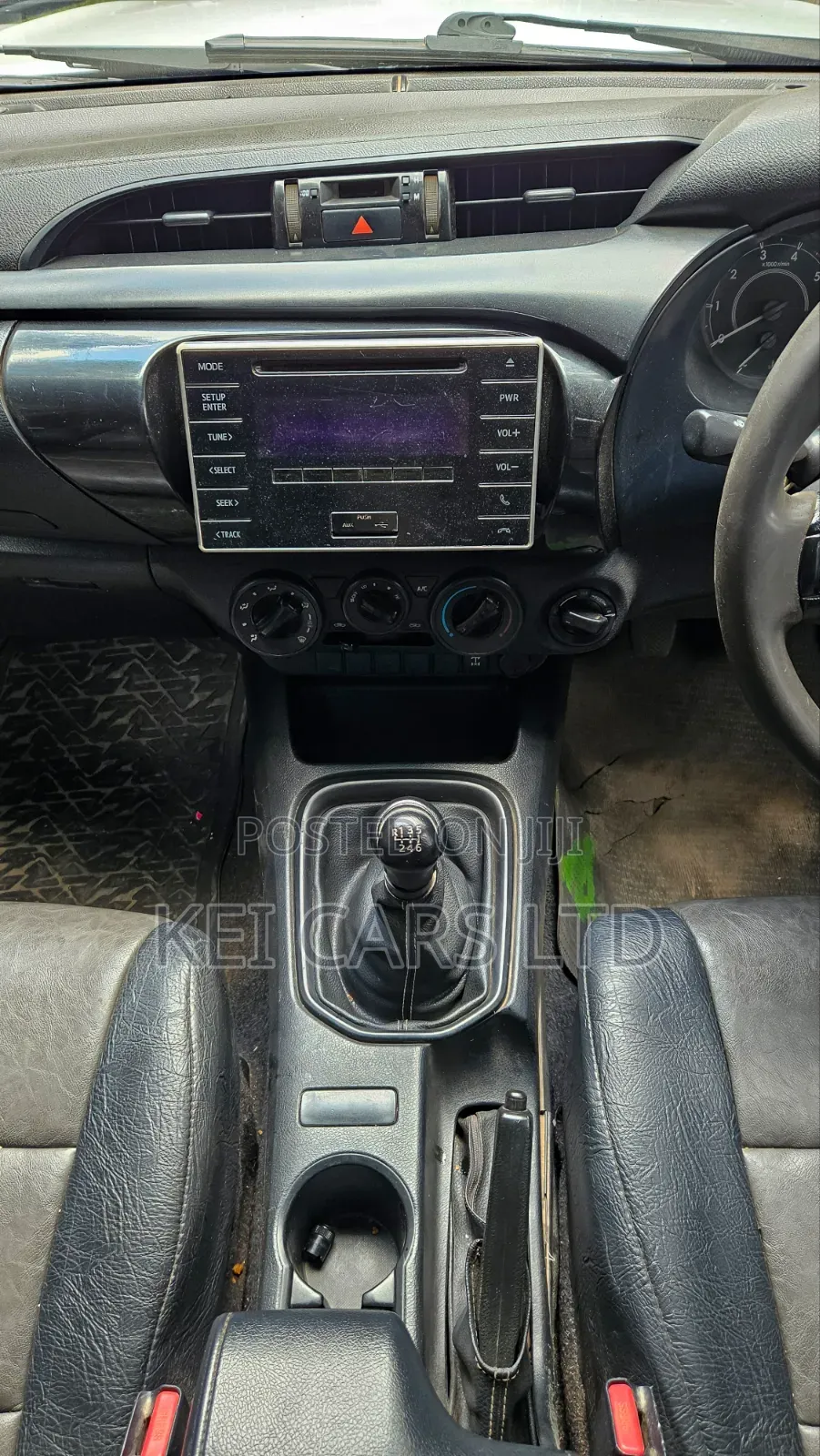 Toyota Hilux Revo Double Cab Deisel 2.4 AWD 2016 White