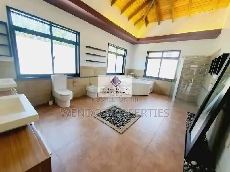 5bdrm Villa in Muthangari for rent