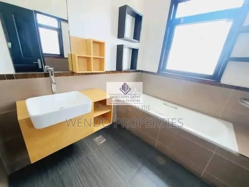 5bdrm Villa in Muthangari for rent