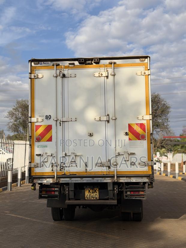 Isuzu Elf Track 2015 White - thumbnail 5