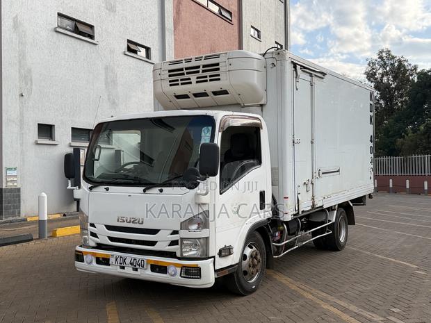 Isuzu Elf Track 2015 White - thumbnail 3