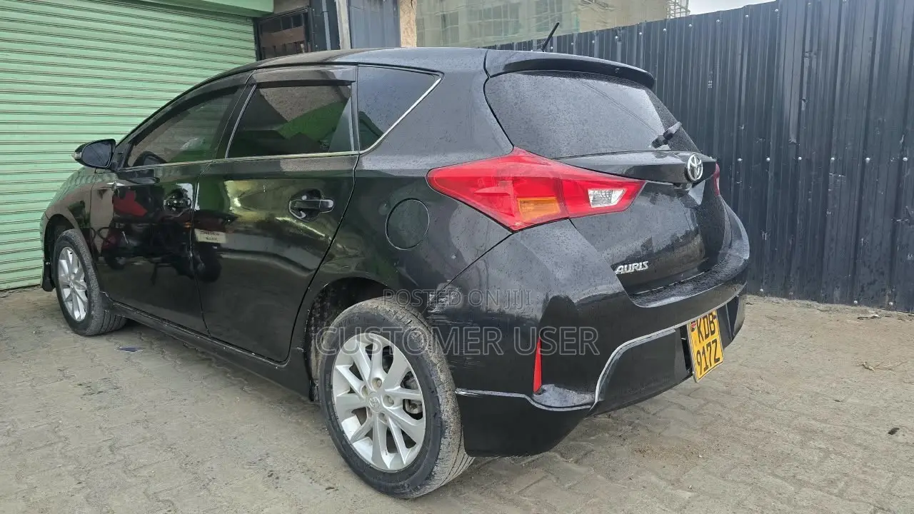 Toyota Auris 2014 Black