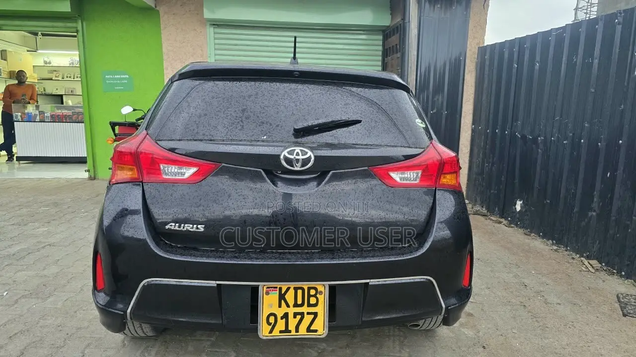Toyota Auris 2014 Black