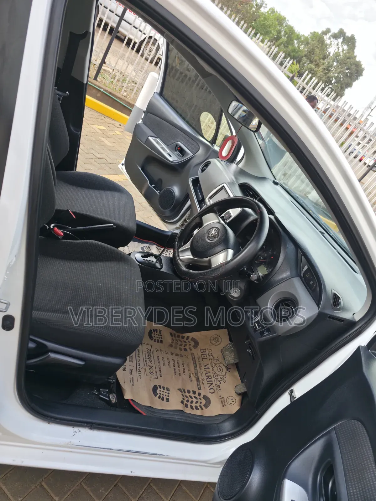 Toyota Vitz 2016 White