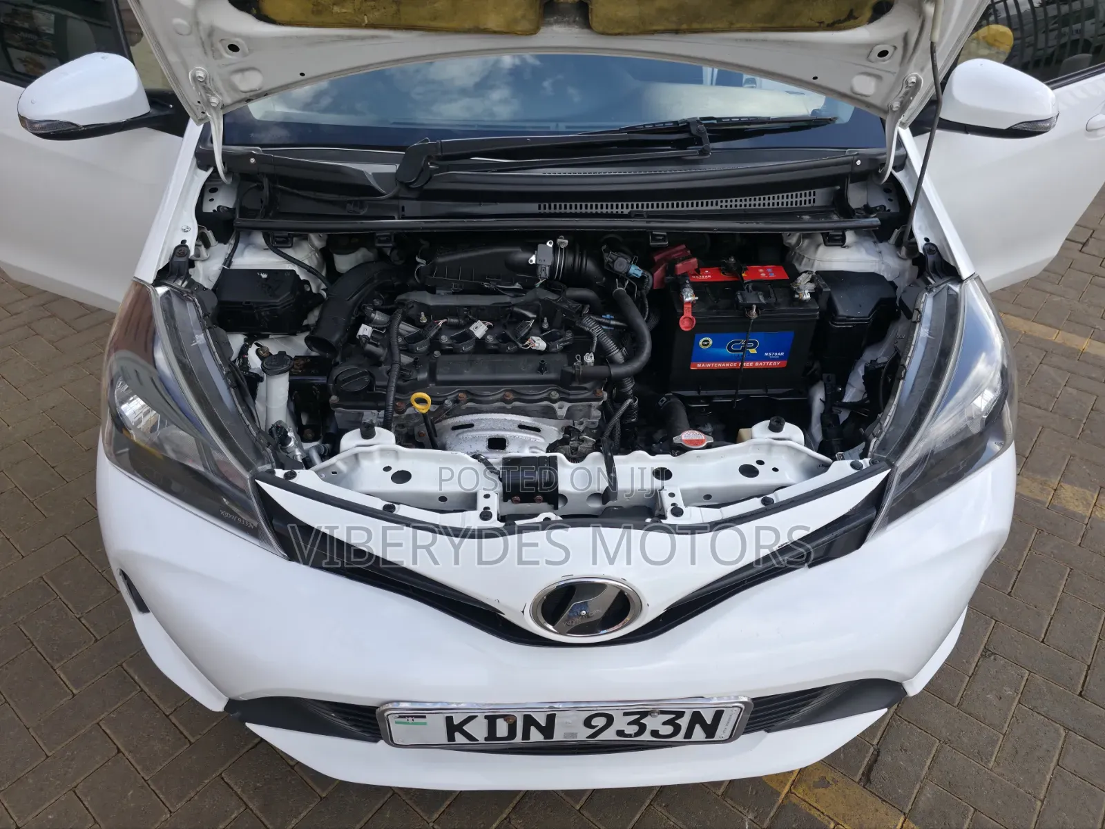 Toyota Vitz 2016 White