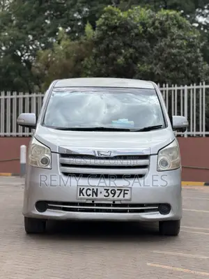 Toyota Noah 2010 Silver
