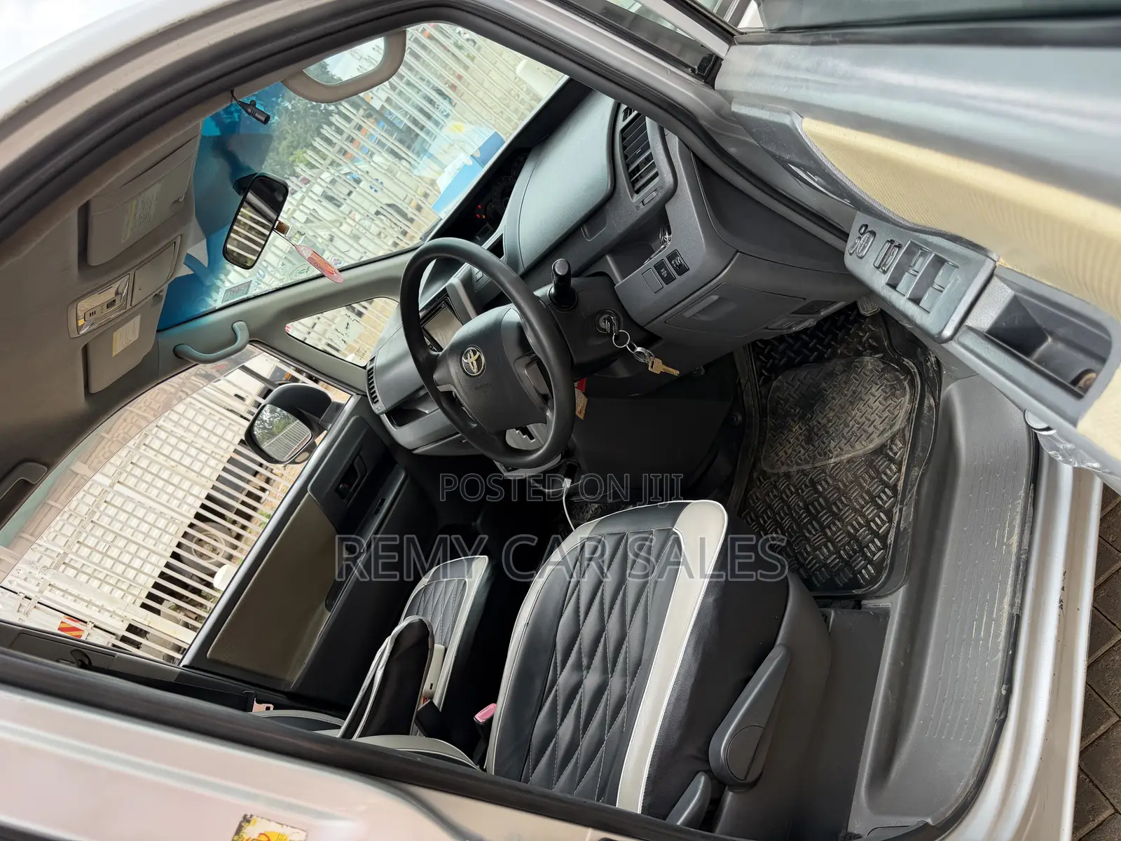 Toyota Noah 2010 Silver