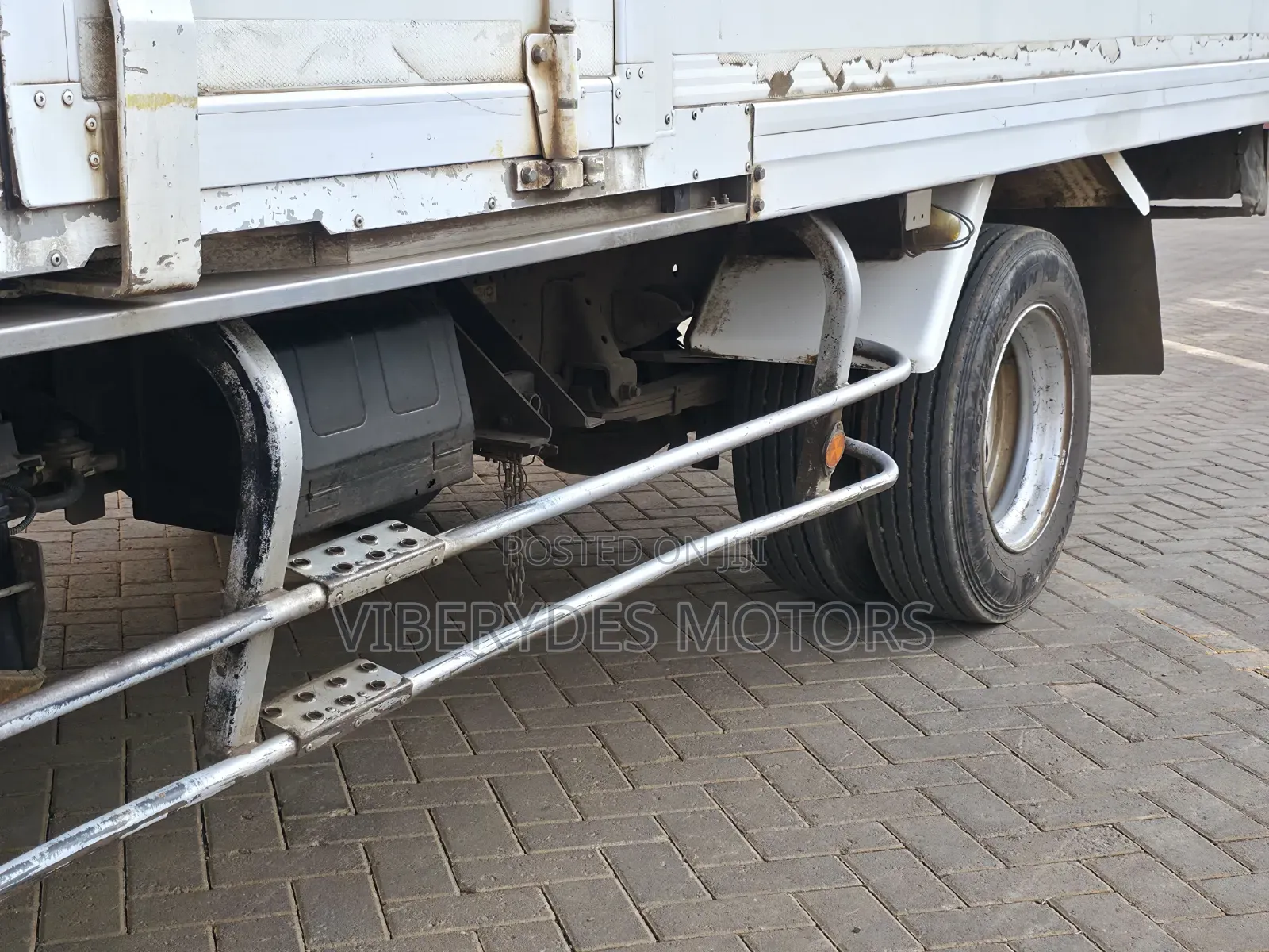 Isuzu Elfu