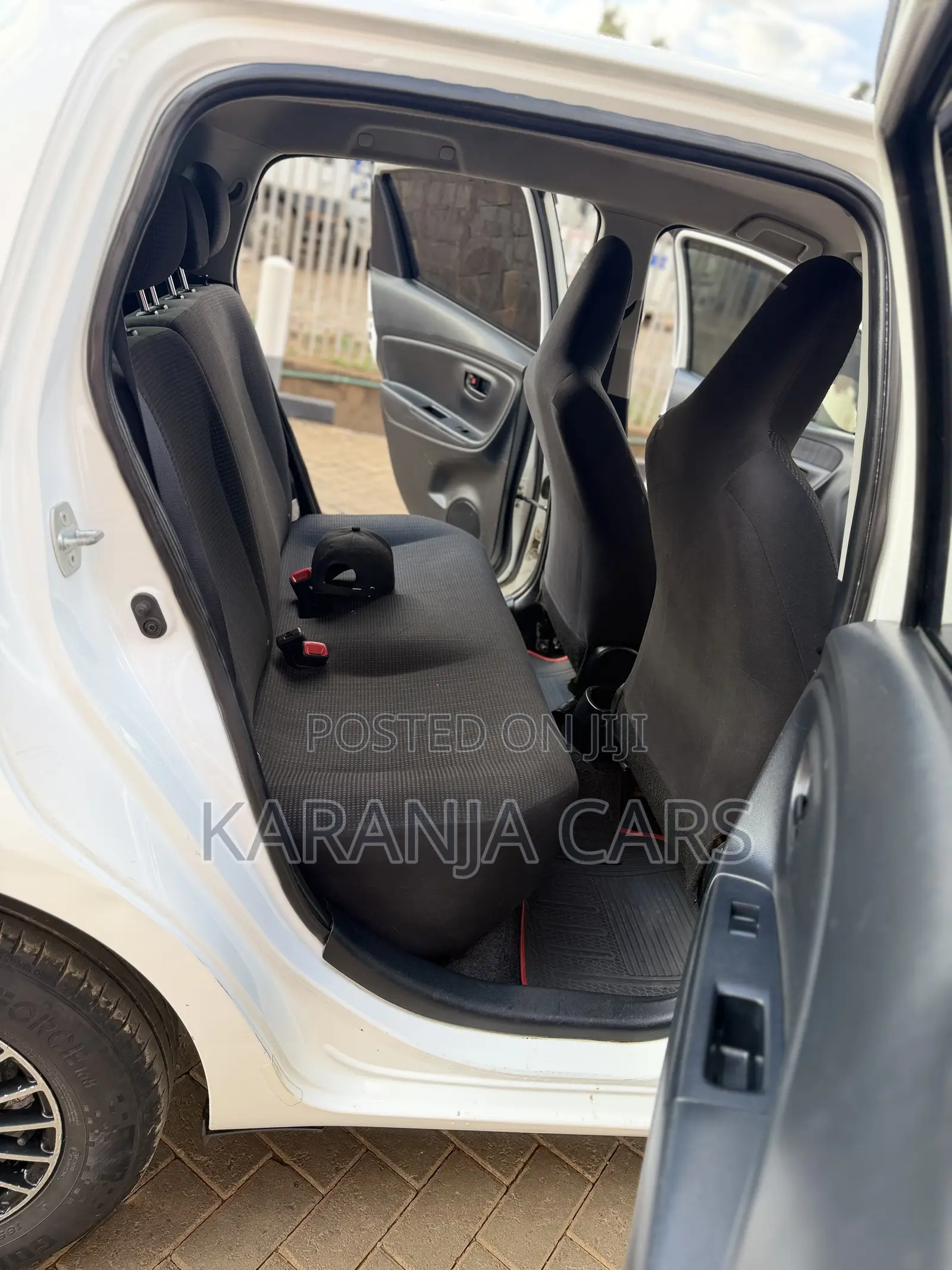 Toyota Vitz 1.3 FWD 5dr 2016 White
