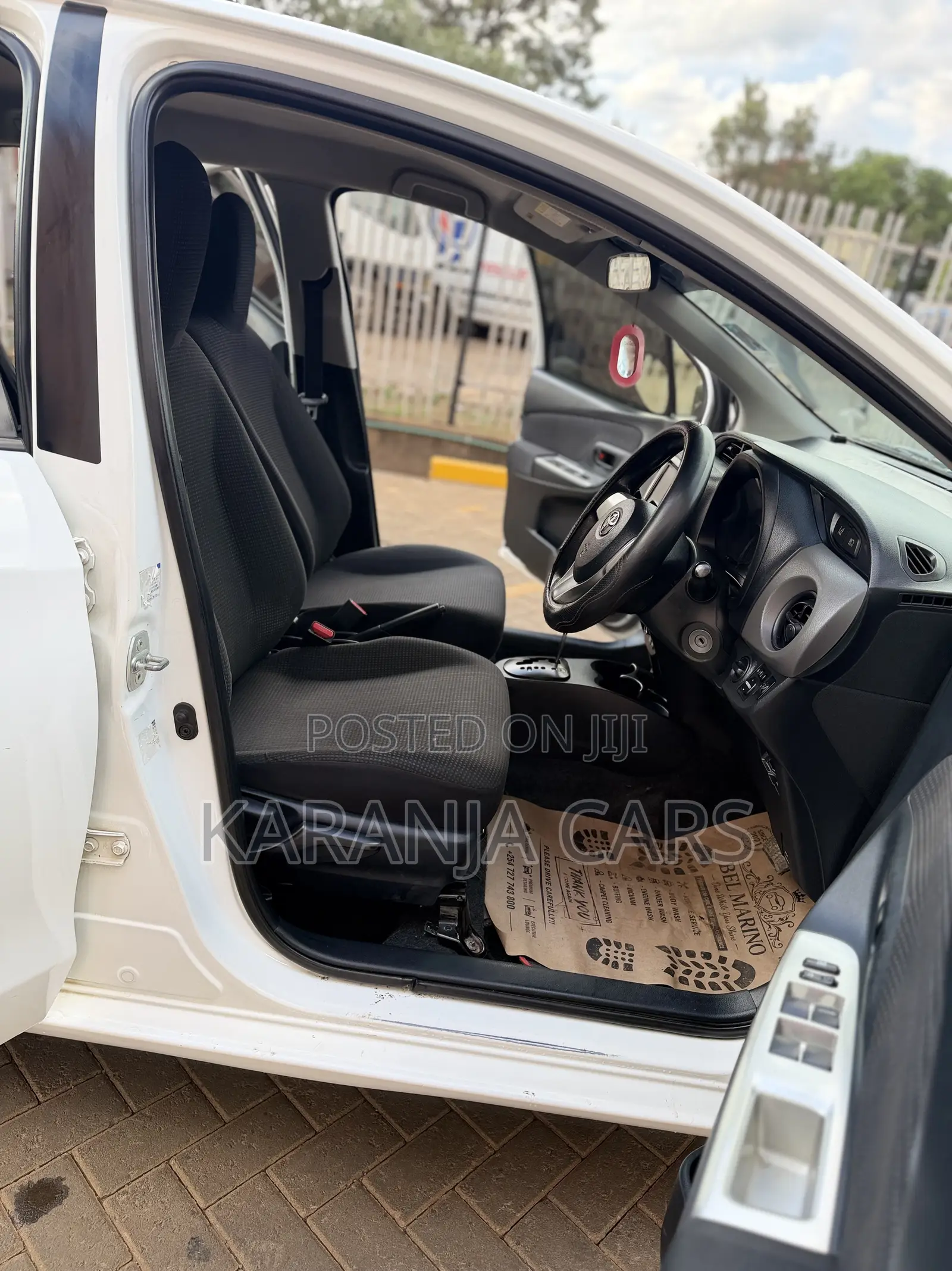 Toyota Vitz 1.3 FWD 5dr 2016 White