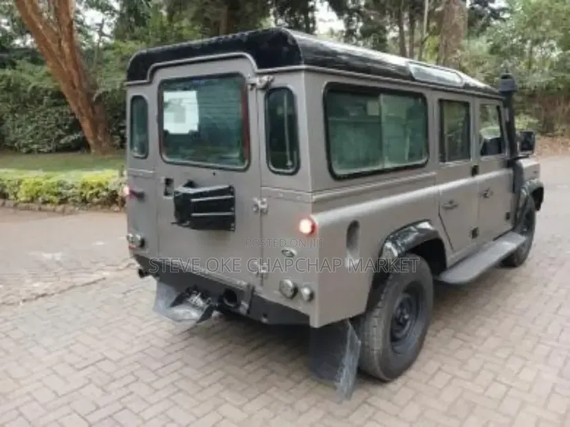 Land Rover Defender 2014 Gray