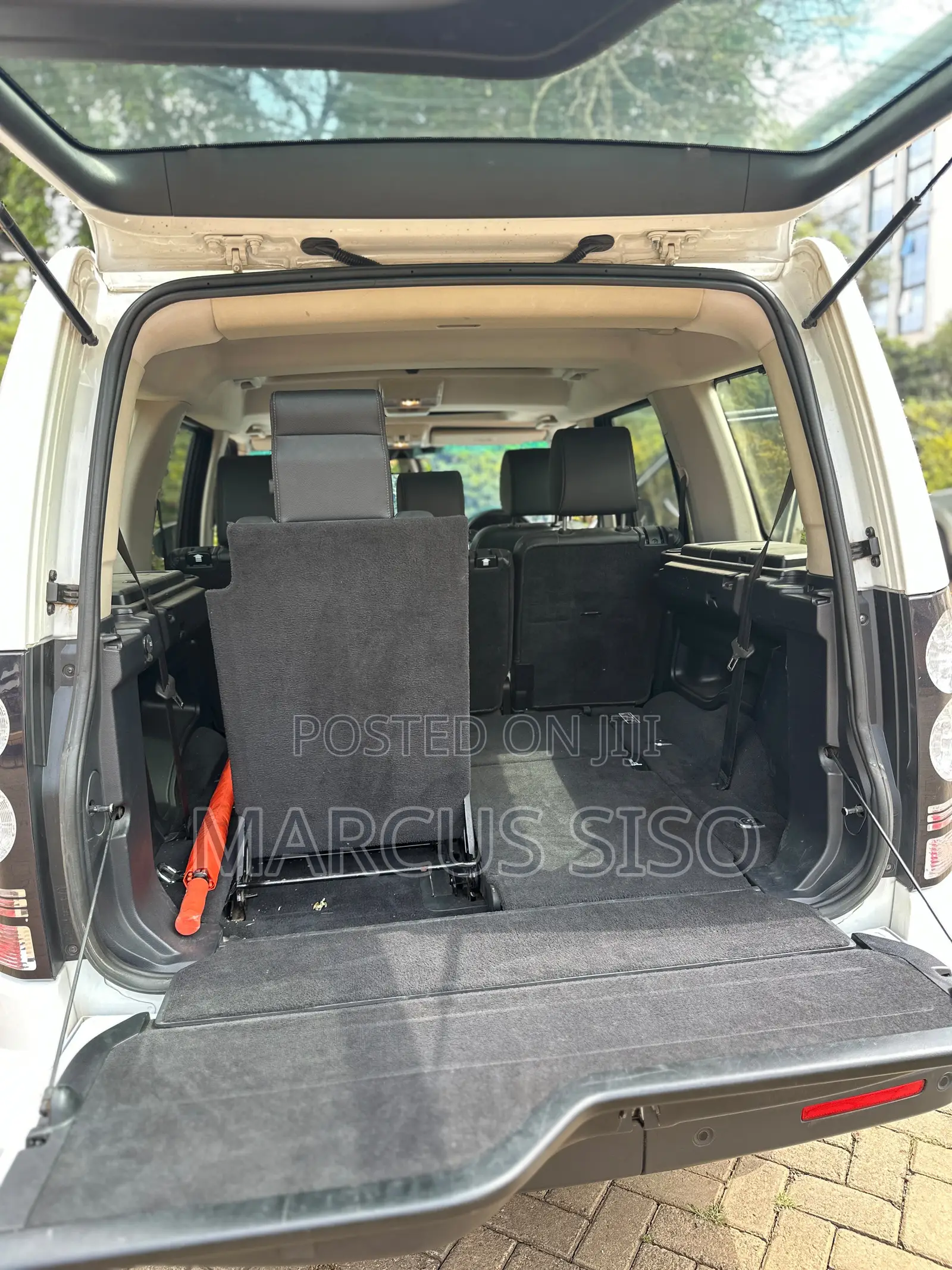 Land Rover Discovery 2015 White