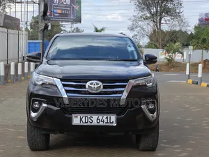 Toyota Fortuner 2018 Black