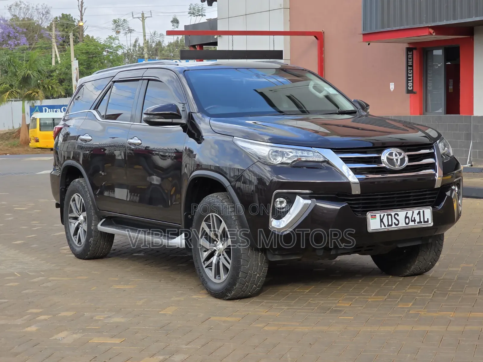 Toyota Fortuner 2018 Black