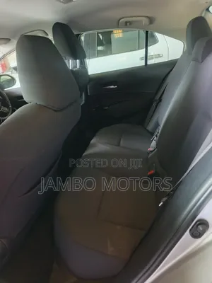 Toyota Corolla SE (1.8L 4cyl 2A) 2019 Silver
