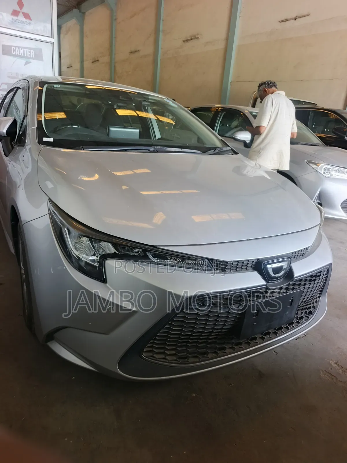 Toyota Corolla SE (1.8L 4cyl 2A) 2019 Silver