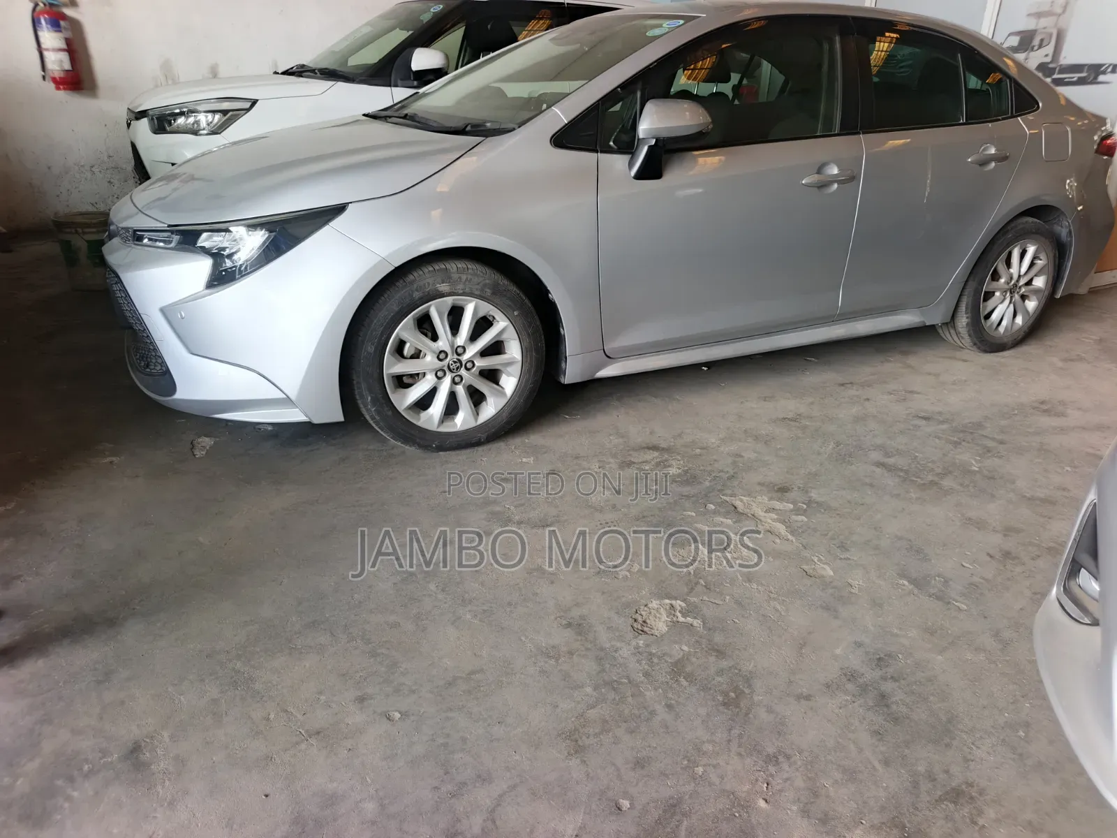 Toyota Corolla SE (1.8L 4cyl 2A) 2019 Silver
