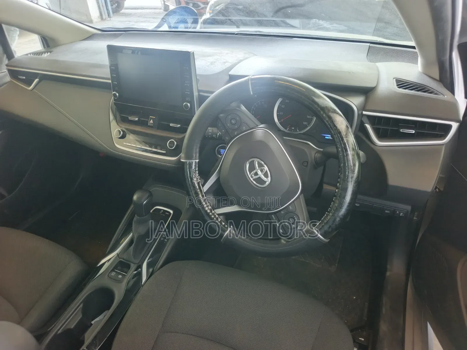 Toyota Corolla SE (1.8L 4cyl 2A) 2019 Silver