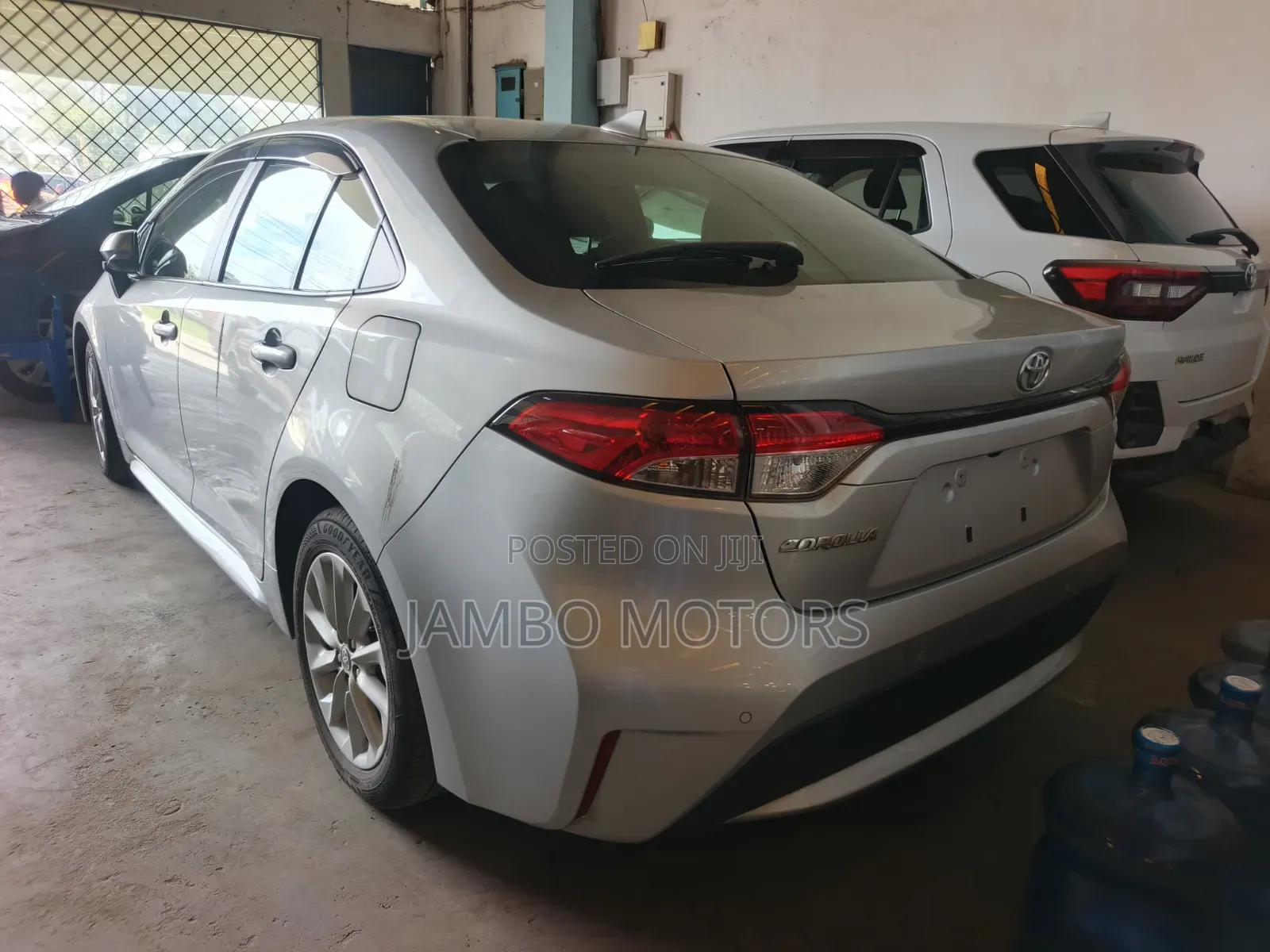 Toyota Corolla SE (1.8L 4cyl 2A) 2019 Silver