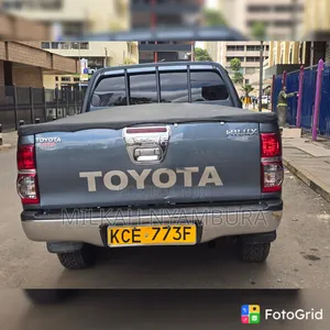 Toyota Hilux 2008 Gray