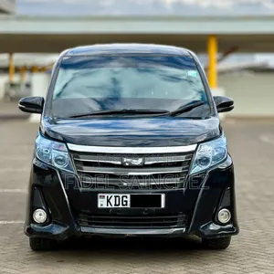 Toyota Noah 2.0 FWD (7 Seater) 2014 Black
