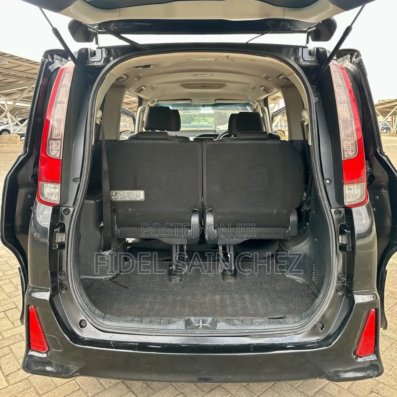 Toyota Noah 2.0 FWD (7 Seater) 2014 Black
