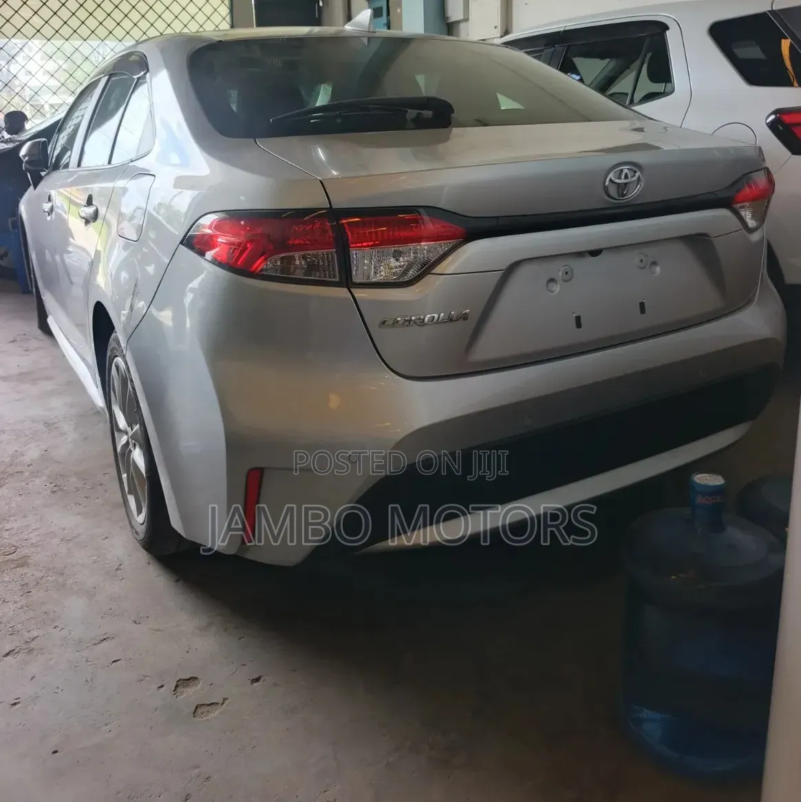 Toyota Corolla SE (1.8L 4cyl 2A) 2019 Silver