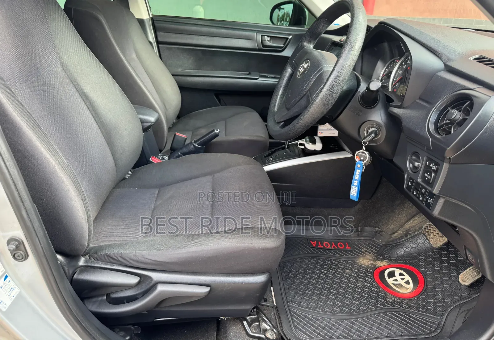 Toyota Corolla Fielder 1.5 Petrol FWD 2015 Silver