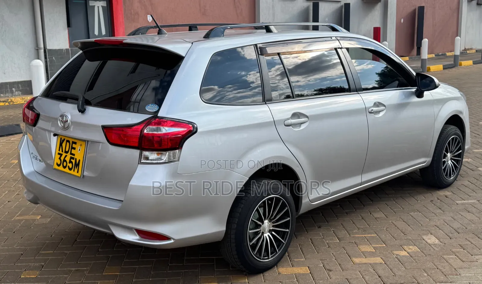 Toyota Corolla Fielder 1.5 Petrol FWD 2015 Silver