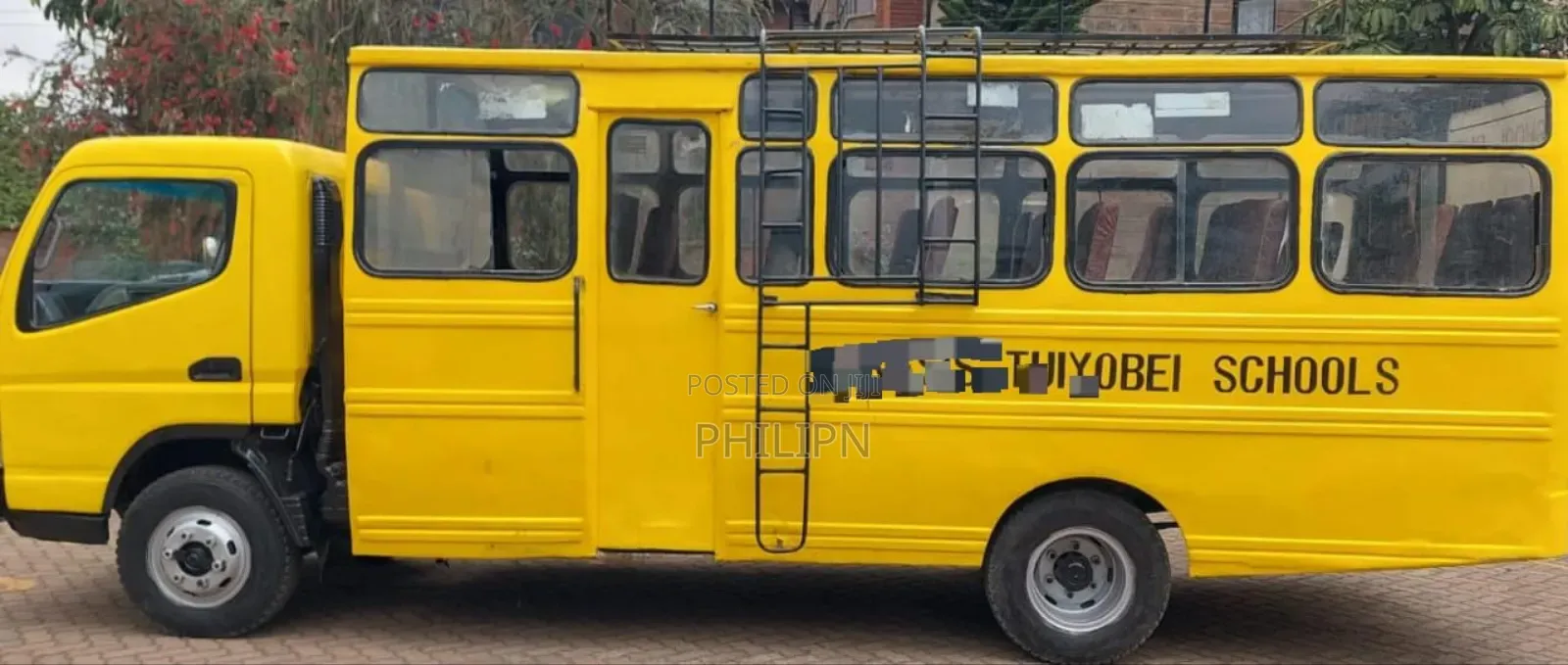 Mitsubishi Fuso Canter 2012 Yellow