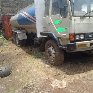Mitsubishi Fuso Tanker
