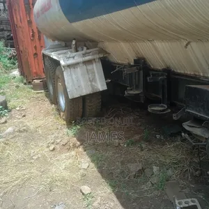Mitsubishi Fuso Tanker
