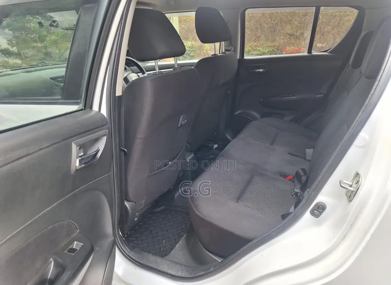 Suzuki Swift 2012 Pearl